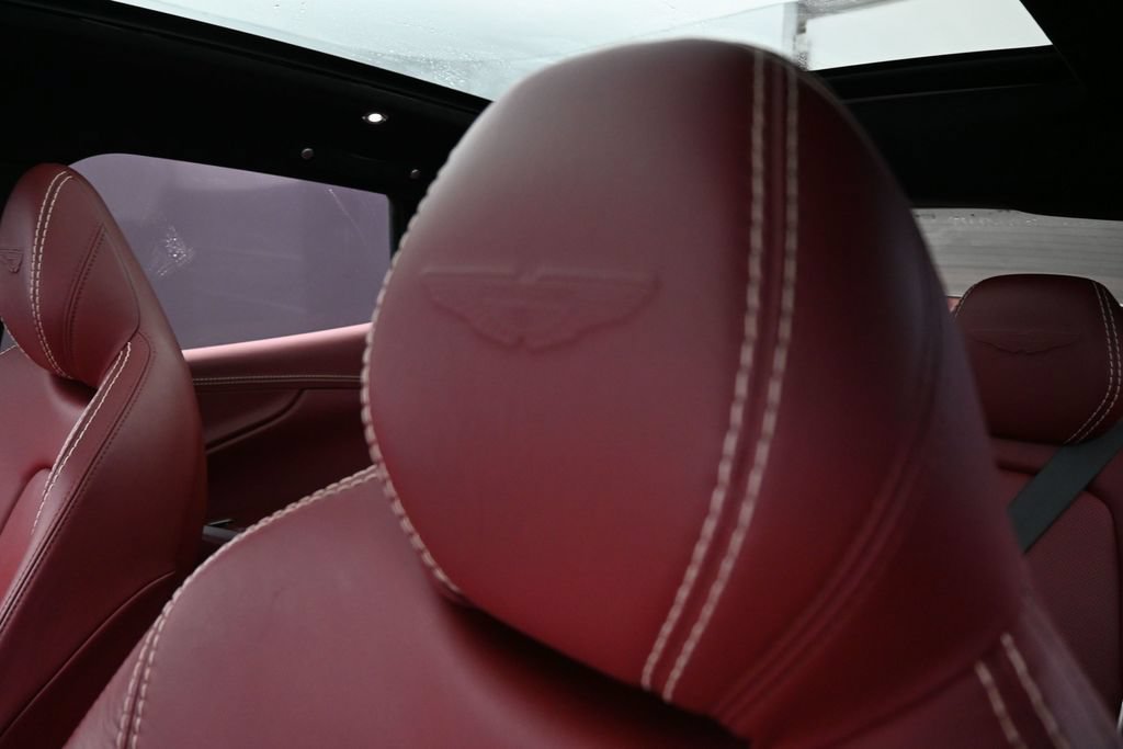 Used 2021 Aston Martin DBX AWD/4WD image 16