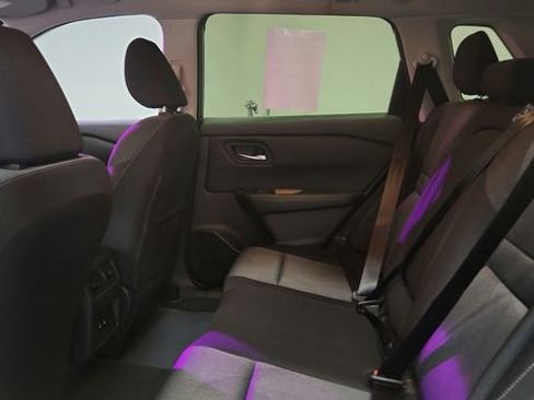 Used 2024 Nissan Rogue SV image 18