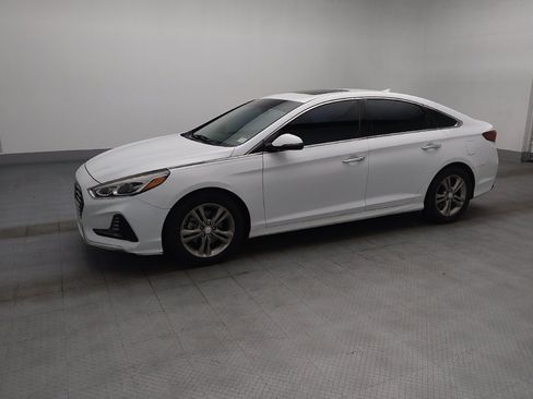Used 2018 Hyundai Sonata Limited w/ Cargo Package FWD image 2