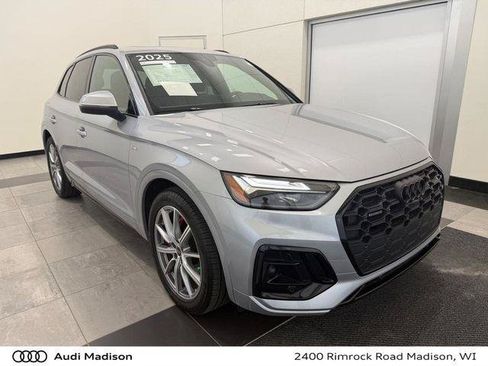 Certified 2025 Audi Q5 e Premium Plus w/ Premium Plus Package AWD/4WD image 1