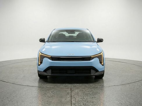 Used 2025 Kia K4 LXS FWD image 2