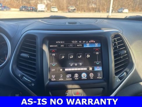 Used 2018 Jeep Cherokee Overland image 8