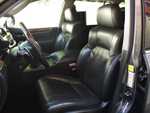 Used 2018 Lexus LX 570 4WD w/ Luxury Package image 20