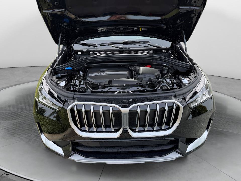 New 2027 BMW X1 xDrive28i w/ Technology Package AWD/4WD image 16