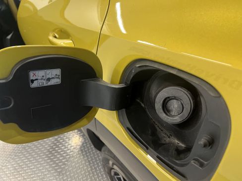 Used 2024 Chevrolet Trax ACTIV w/ Sunroof Package image 35