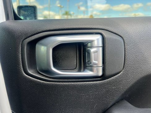 Used 2023 Jeep Wrangler Unlimited Sahara AWD/4WD image 48