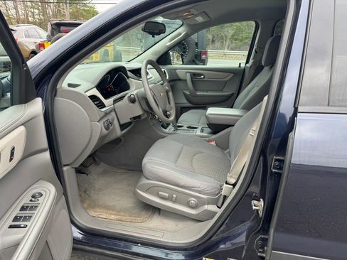 Used 2015 Chevrolet Traverse LS AWD/4WD image 9