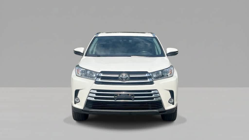 Used 2019 Toyota Highlander Limited AWD/4WD image 3
