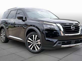 Certified 2025 Nissan Pathfinder Platinum w/ Cargo Package AWD/4WD video 3