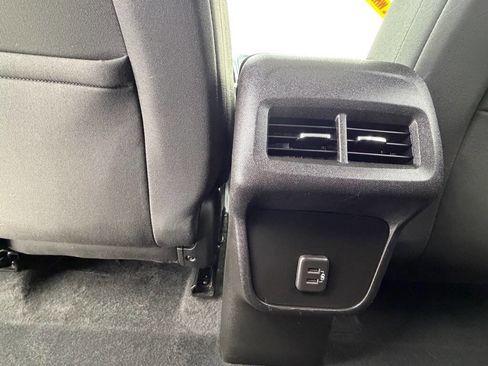 Used 2021 Chevrolet Equinox LT image 35