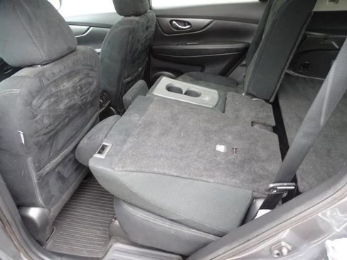 Used 2015 Nissan Rogue SV FWD image 31
