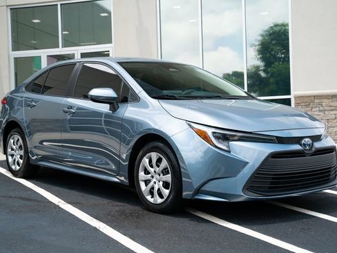 Used 2023 Toyota Corolla LE FWD image 7
