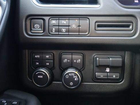 Used 2023 Chevrolet Tahoe LT w/ LT Signature Package AWD/4WD image 17