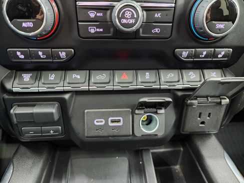 Used 2022 Chevrolet Silverado 3500 High Country image 64