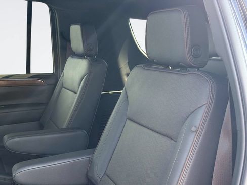Used 2024 Chevrolet Suburban High Country w/ Advanced Technology Package AWD/4WD image 16