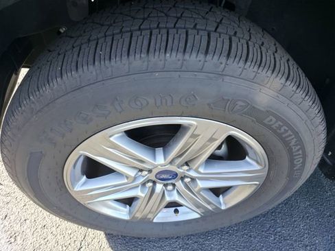 Used 2018 Ford F150 Lariat w/ Equipment Group 502A Luxury image 10