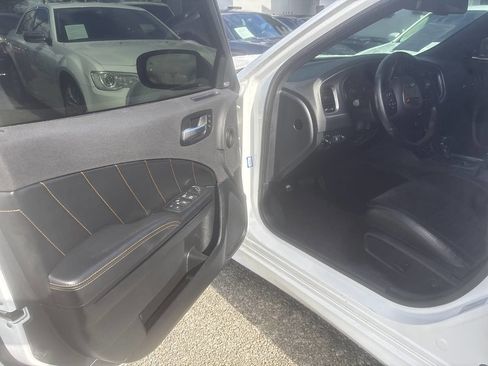 Used 2017 Dodge Charger R/T image 6