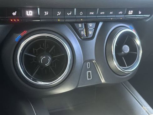 Used 2024 Chevrolet Blazer LT FWD image 20