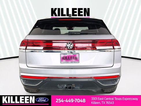 Used 2025 Volkswagen Atlas Cross Sport SE image 7