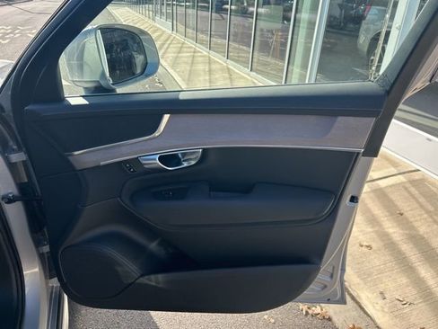 Certified 2025 Volvo XC90 B6 Plus image 14