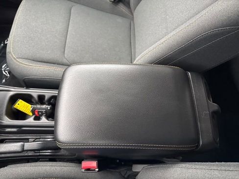 Used 2025 Jeep Wrangler Sahara image 28