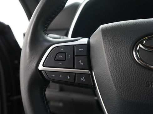 Used 2025 Toyota Highlander XSE AWD/4WD image 28