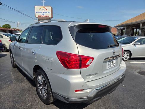 Used 2019 Nissan Pathfinder SL FWD image 4