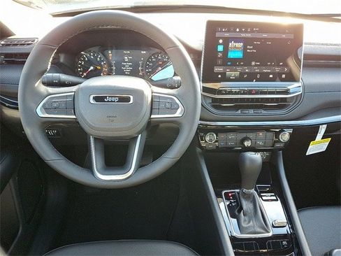 New 2026 Jeep Compass Latitude image 7