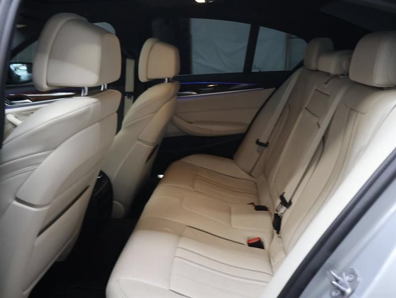 Used 2018 BMW 530e xDrive w/ Premium Package 2 AWD/4WD image 14