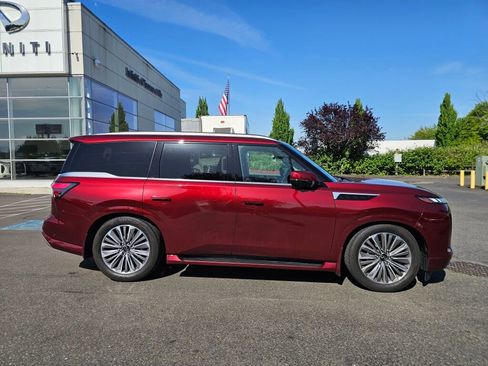 Used 2025 INFINITI QX80 Sensory w/ Premium Cargo Package AWD/4WD image 8