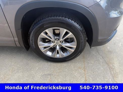 Used 2015 Toyota Highlander XLE AWD/4WD image 13