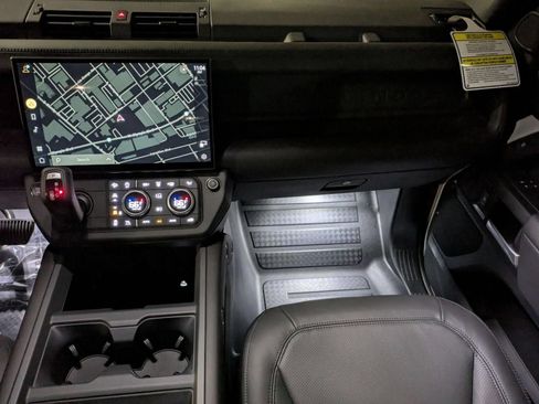 New 2026 Land Rover Defender 110 X-Dynamic SE AWD/4WD image 27