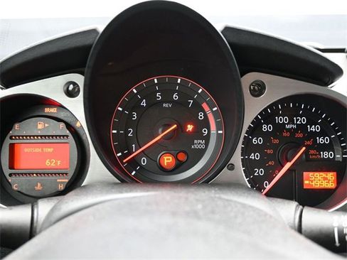 Used 2015 Nissan 370Z Roadster image 18