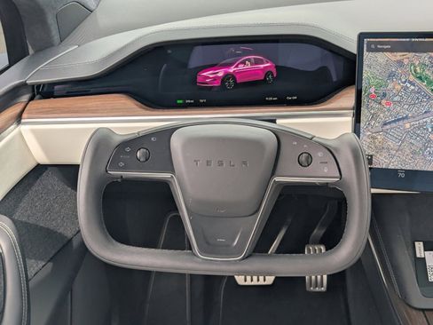 Used 2023 Tesla Model X image 19