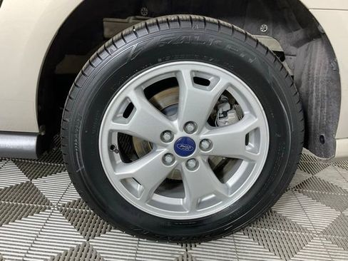 Used 2015 Ford Transit Connect XLT image 8