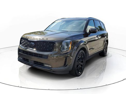 Used 2021 Kia Telluride SX w/ Nightfall Edition Package AWD/4WD image 3