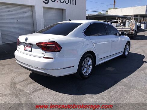 Used 2017 Volkswagen Passat 1.8T S FWD image 8