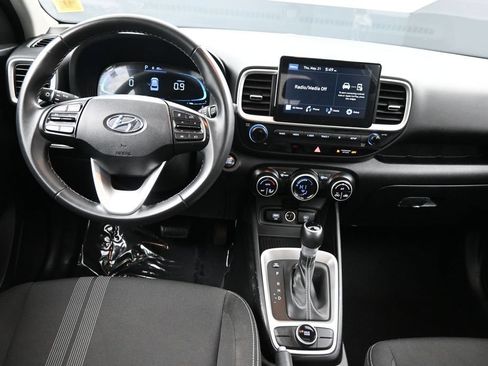 Certified 2024 Hyundai Venue SEL FWD image 20