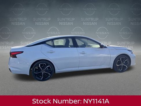 New 2025 Nissan Altima 2.5 SR image 7