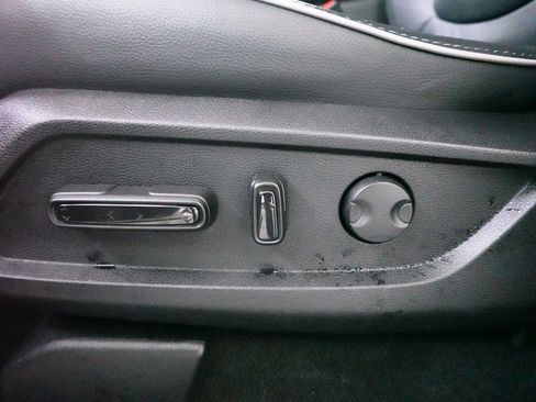 Used 2025 Honda Pilot Elite image 14