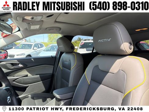 Used 2024 Chevrolet Trax ACTIV w/ Driver Confidence Package FWD image 2