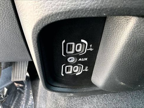 Used 2025 RAM 1500 Big Horn AWD/4WD image 19