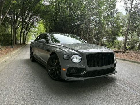 Used 2022 Bentley Flying Spur V8 AWD/4WD image 2