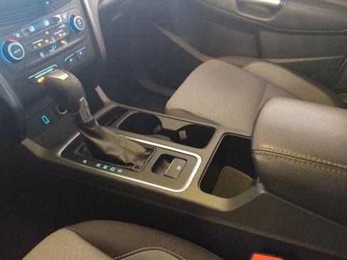 Used 2017 Ford Escape SE w/ Equipment Group 201A AWD/4WD image 26
