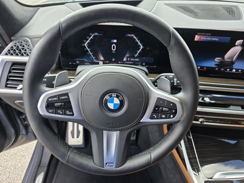 Used 2024 BMW X7 xDrive40i w/ Executive Package image 19