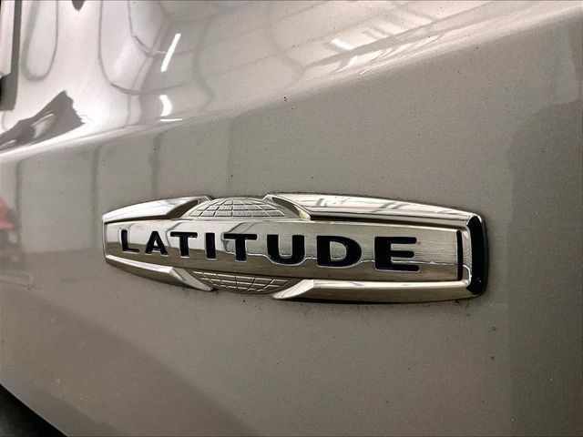 Used 2021 Jeep Renegade Latitude w/ Convenience Group AWD/4WD image 13