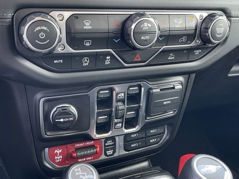 Used 2026 Jeep Gladiator Rubicon AWD/4WD image 18