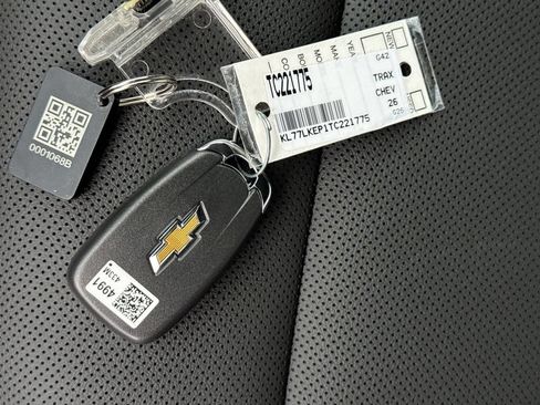 Used 2026 Chevrolet Trax ACTIV w/ Driver Confidence Package FWD image 37