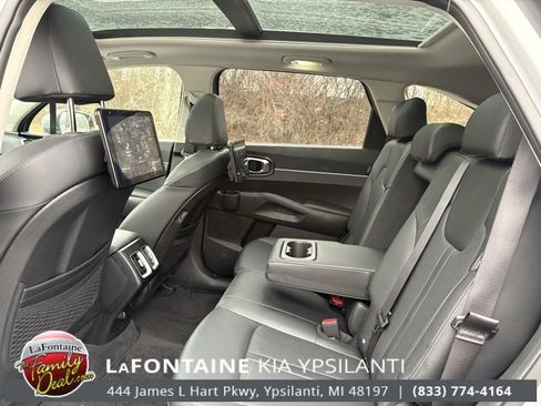 Certified 2025 Kia Sorento S w/ Panoramic Sunroof Package image 10