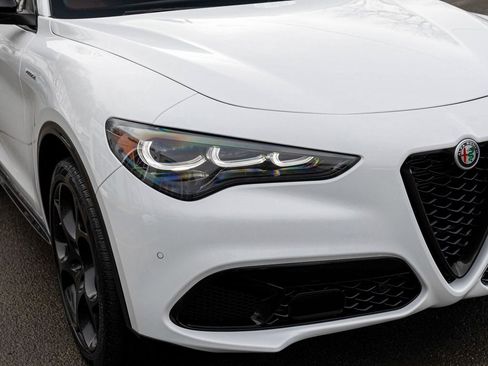 Used 2024 Alfa Romeo Stelvio Veloce image 35